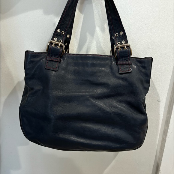 EXCELLENT CONDITION Marc Jacobs Stella Handbag | Navy with Burgundy Interior - Picture 4 of 6